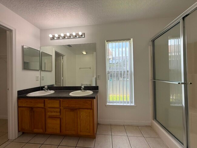Building Photo - 108 Sundown Ct