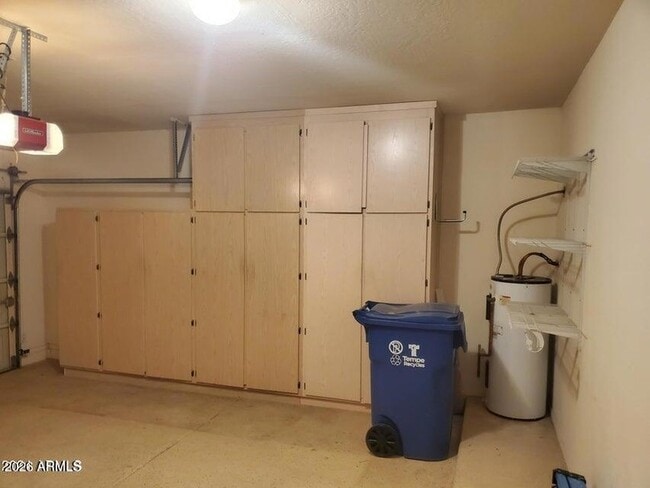 Building Photo - 1848 E Chilton Dr