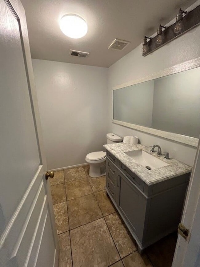 Building Photo - 11515 Presidential Rd