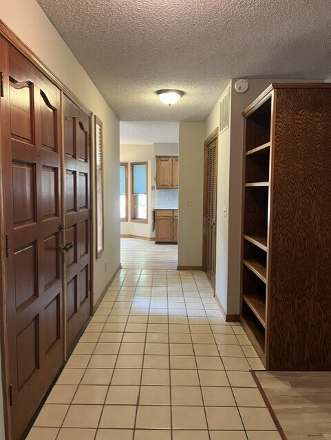 Building Photo - 1 Curry Ln