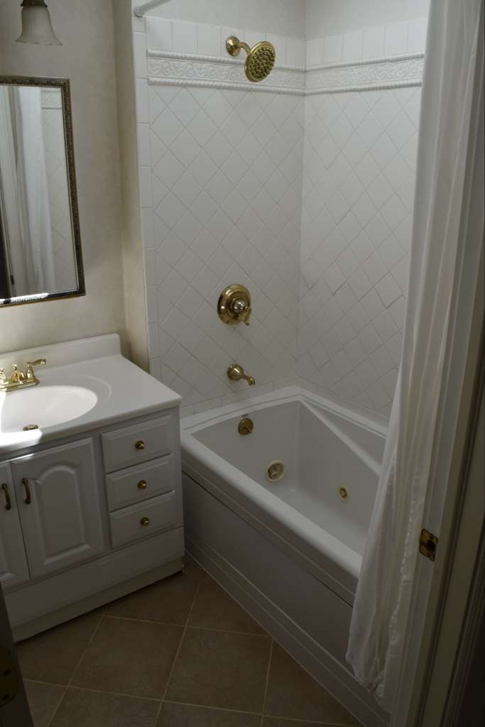 Full Bath - 23 Myrtle Ave