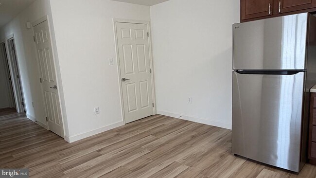 Building Photo - 28 Sequoia Dr