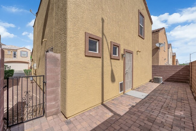 Building Photo - 7470 Margollini St