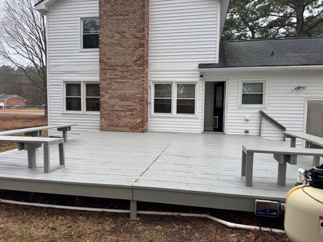 Building Photo - 200 Snead Rd