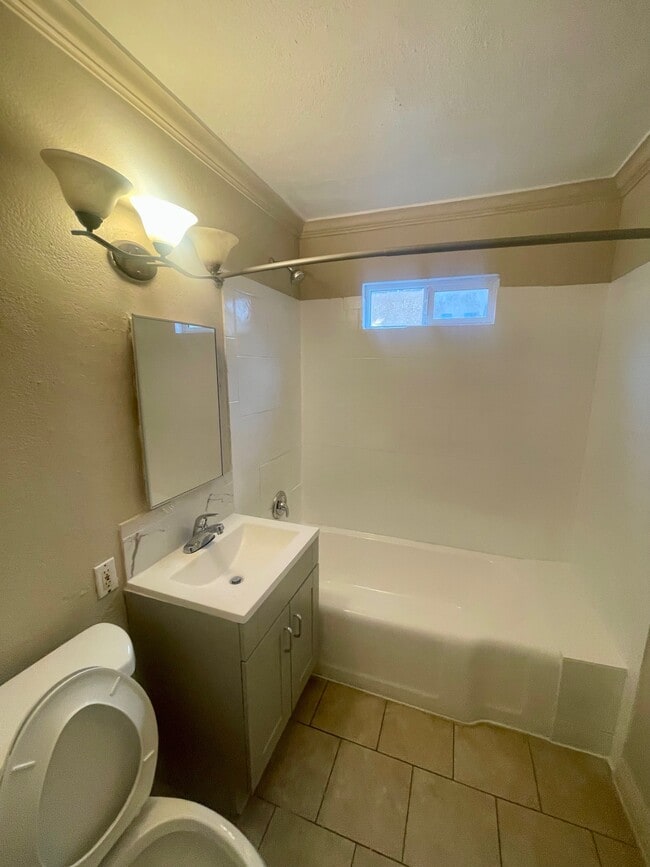 Bathroom - 841 W 64th St