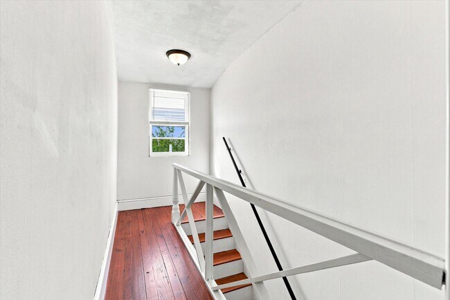 Building Photo - 223 Wendover St