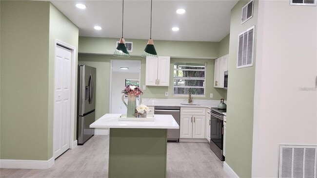 Building Photo - 1711 37th St