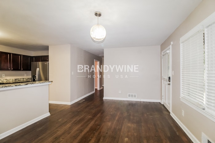 Building Photo - 3292 Westmart Ln