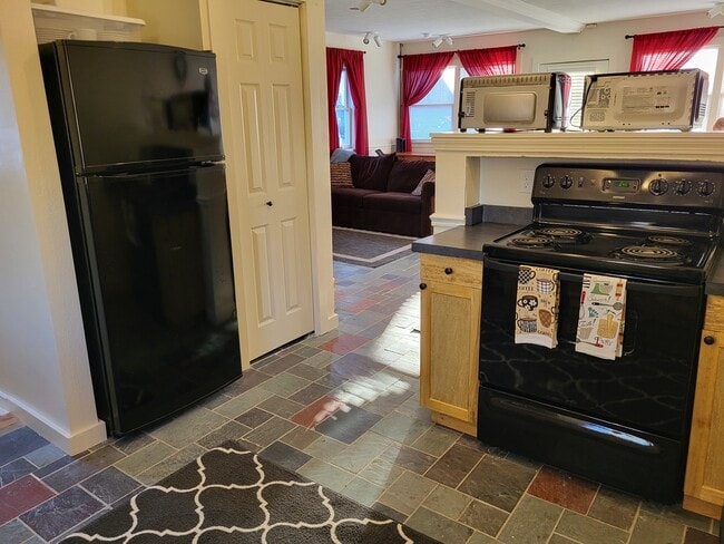 Building Photo - 30 Main St