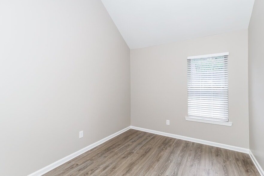 Building Photo - 517 N Fairfield Dr