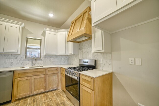 Building Photo - Brand New Home in Washington!