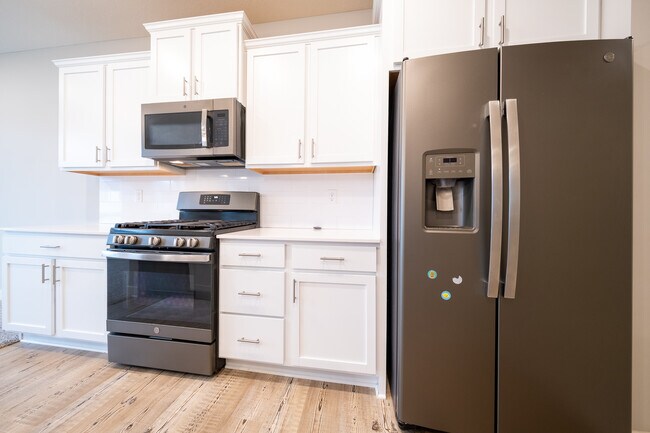 Building Photo - 14160 Addison Trl