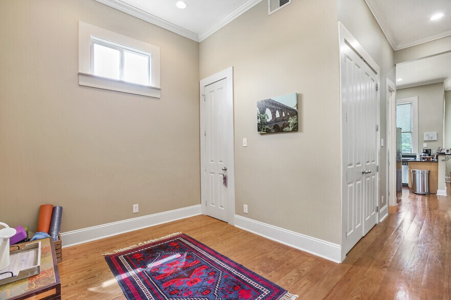 Building Photo - 5417 Danneel St