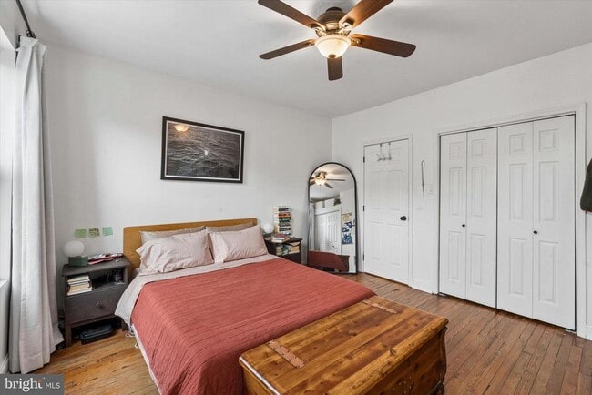 Building Photo - 1555 E Palmer St