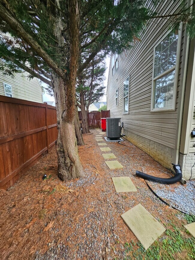 Building Photo - 14110 Shelby Cir