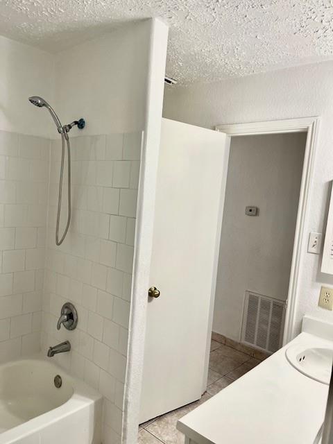 Building Photo - 1715 Bugle Run Dr