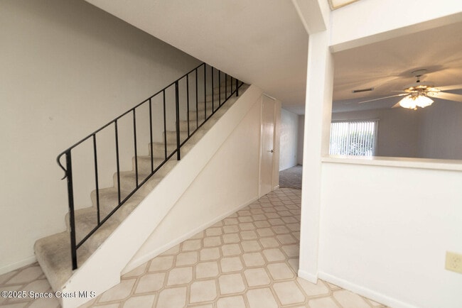 Building Photo - 2511 Country Club Dr