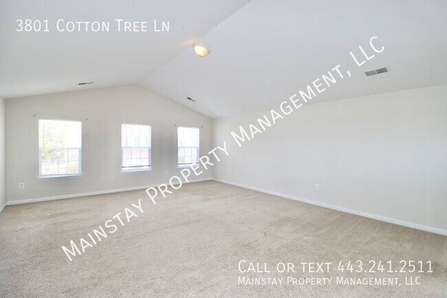 Building Photo - Beautiful 5 Bedroom SFH in Family Friendly...