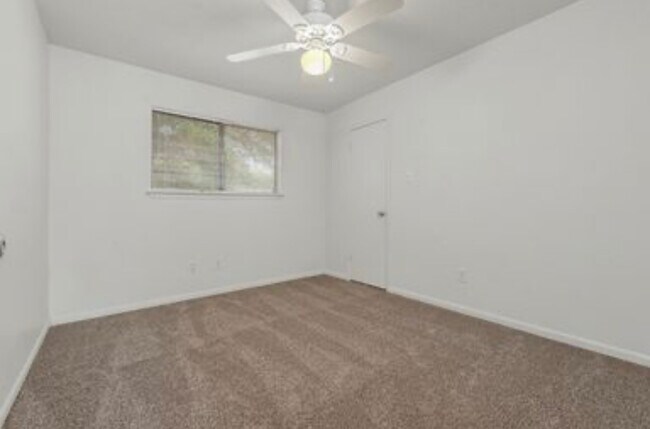 Building Photo - 3401 Timberline Ct