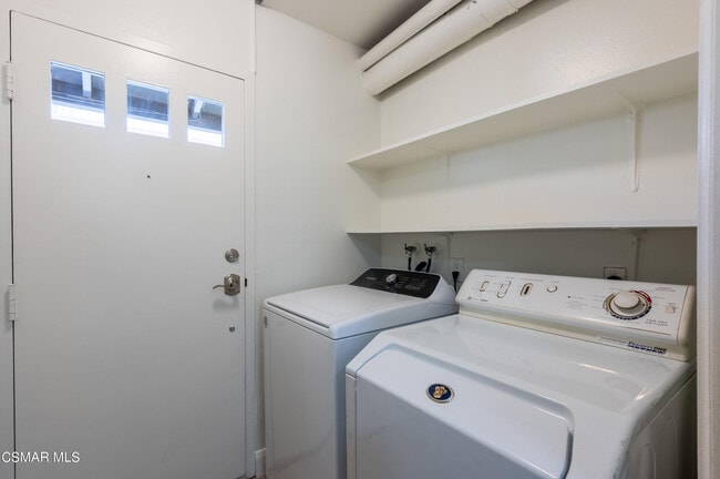 Building Photo - 28955 Oakpath Dr