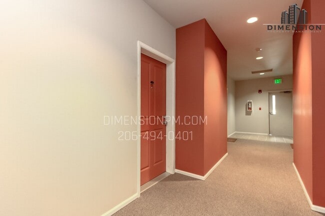 Building Photo - Beautifully Remodeled Studio in a Prime Lo...