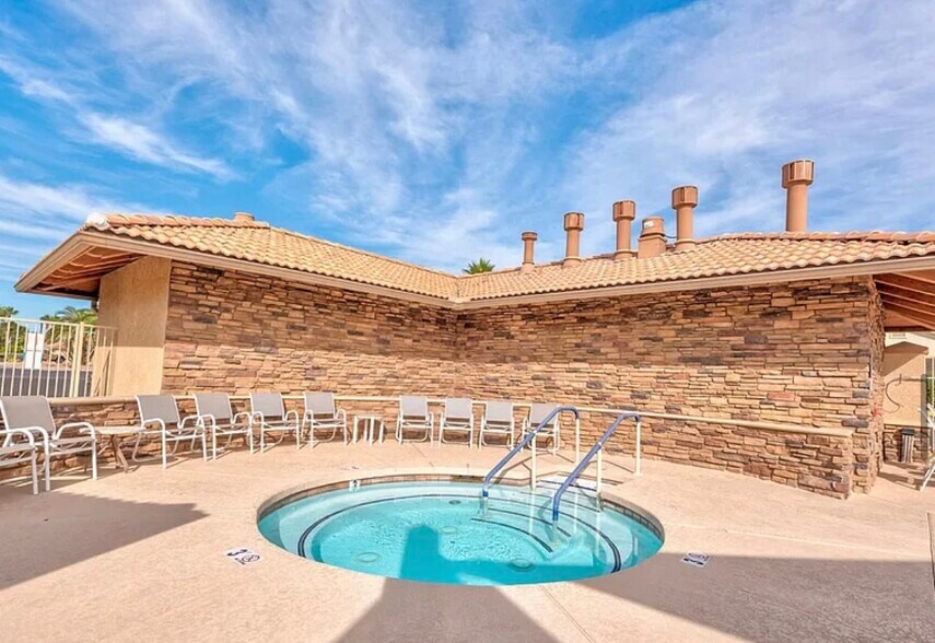 Building Photo - 2071 Leisure World