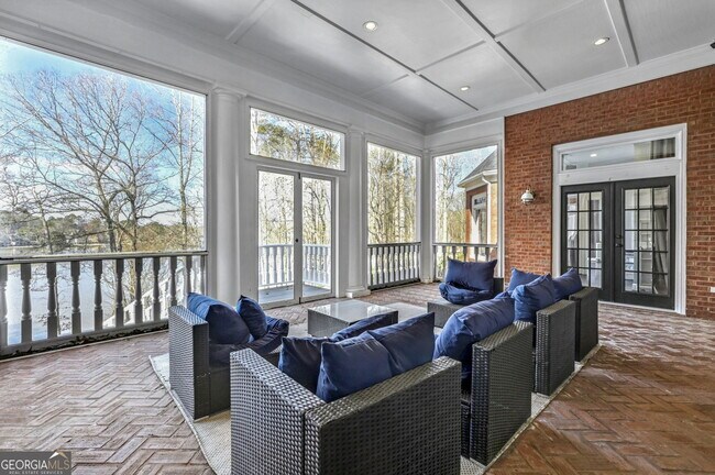 Building Photo - 300 Island Cove Dr