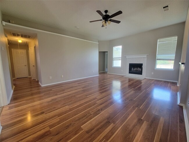 Building Photo - 1020 Parkwood Trail