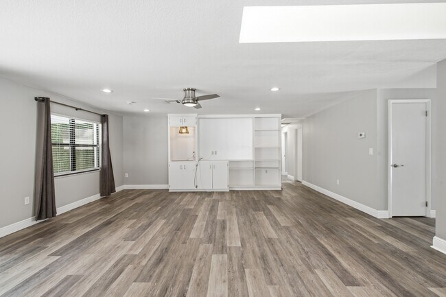 Building Photo - 1433 Ellison Ln