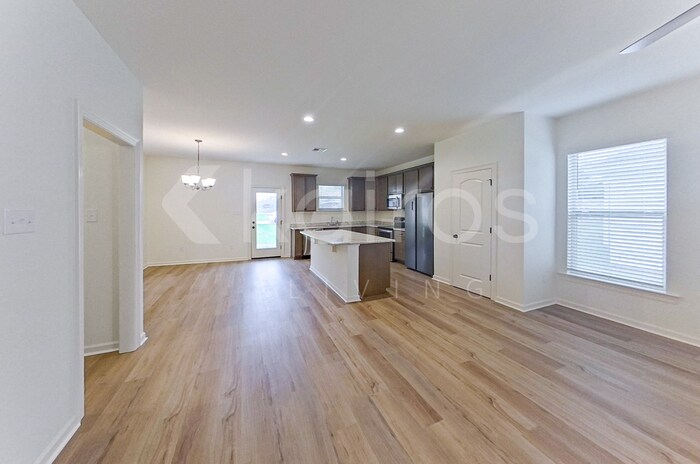 Building Photo - 119 Salvat Dr