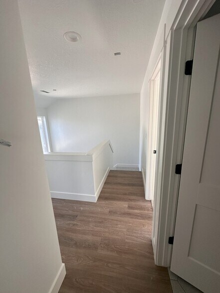 Building Photo - 1537 S 600 E