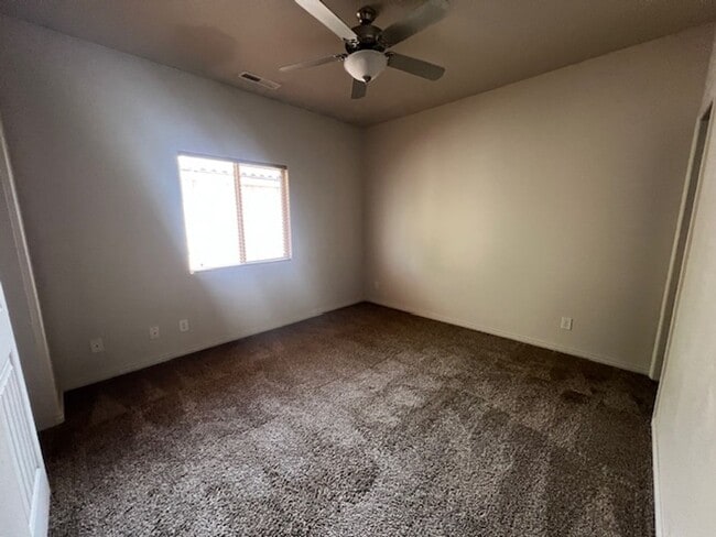 Building Photo - Grand Legacy Townhome