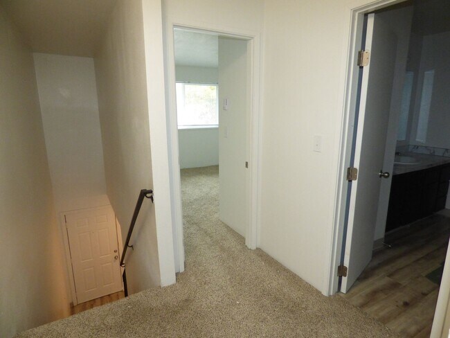 Building Photo - Lancaster Townhomes