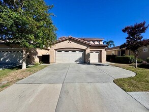 Building Photo - Beautiful 4 bedroom Temecula home sitting ...