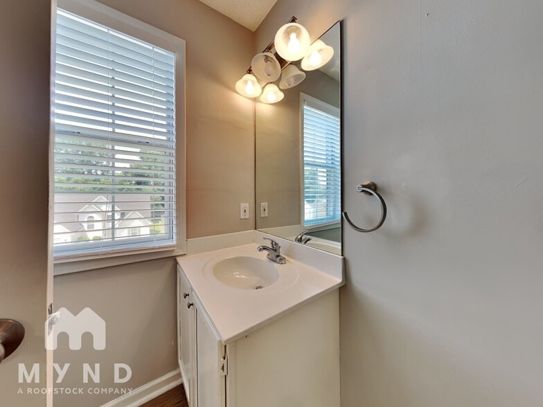 Building Photo - 2587 Riverwood Spring