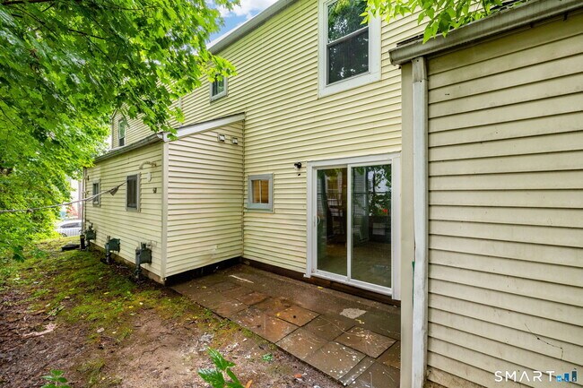 Building Photo - 37 Enfield St