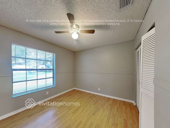 Building Photo - 5112 NW 49th Ave