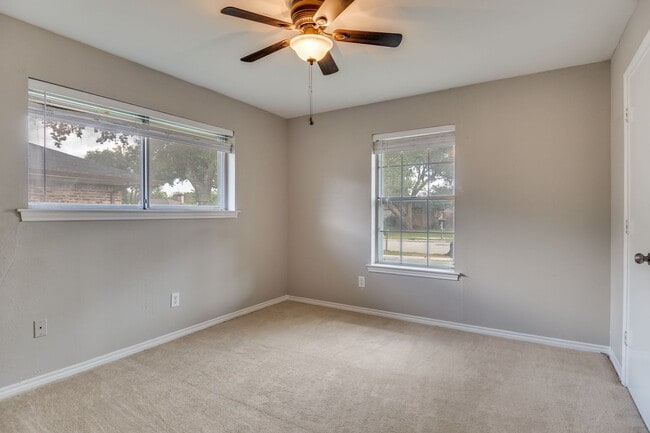 Building Photo - Gorgeous Hidden Treasure in Garland