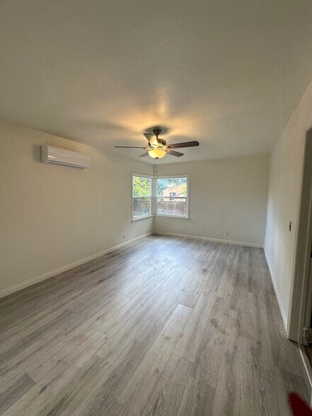 Building Photo - 6634 Gaviota Ave