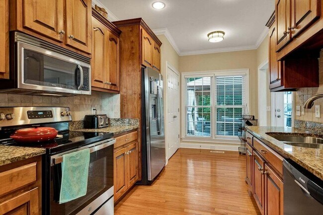 Building Photo - 1865 Weston Pl NW