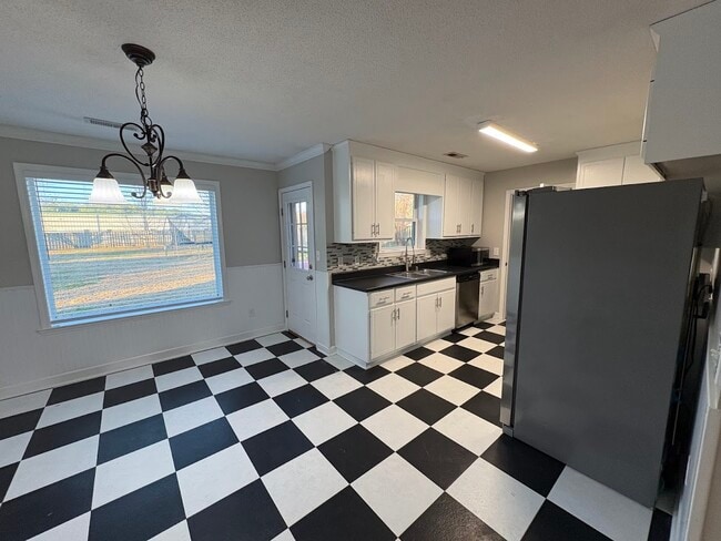 Building Photo - 103 Willow Green Dr