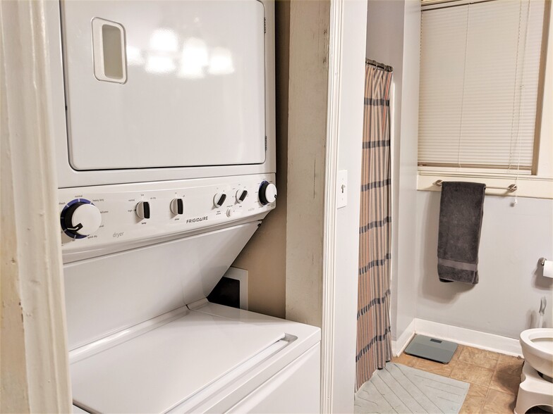 Bathroom - Washer Dryer - 1135 W 41st St