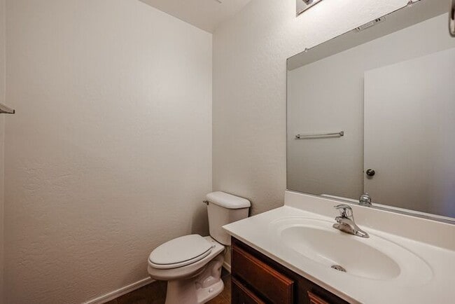 Building Photo - 4 BED 2.5 BATH, 2200+ SFT IN CAMELBACK RANCH, PHOENIX