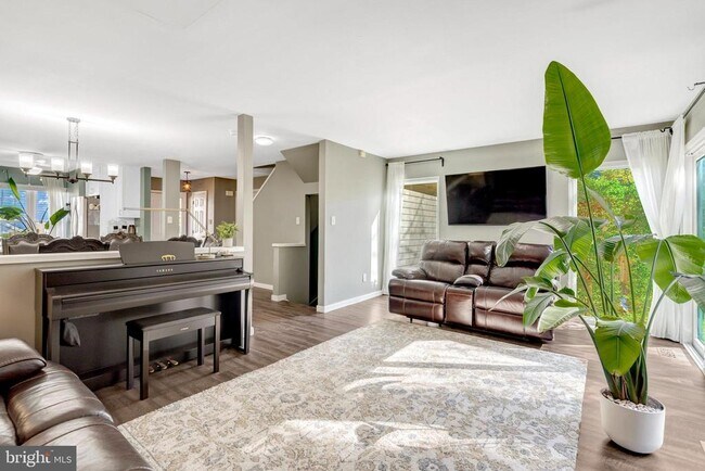 Building Photo - 5617 Gosling Dr