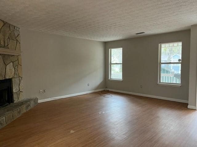 Building Photo - 818 Greenhedge Dr