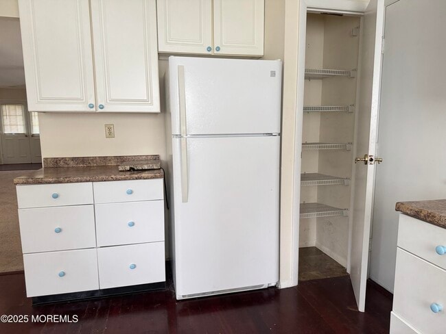 Building Photo - 561B Malvern Ct