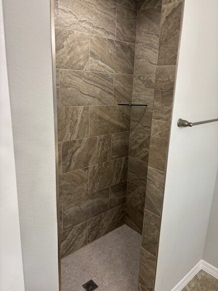 Building Photo - 611 Kingston Ave