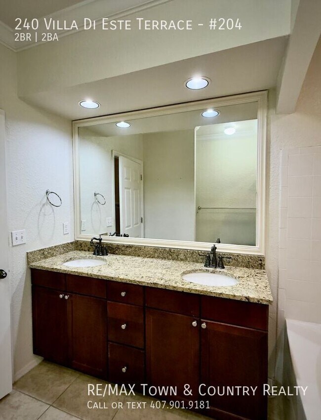 Building Photo - 240 Villa Di Este Terrace