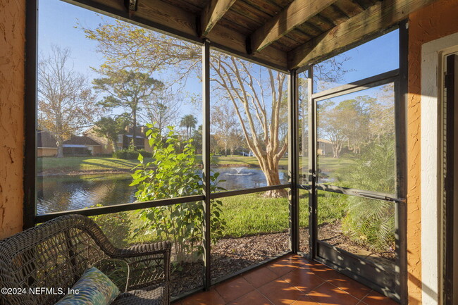 Building Photo - 858 Shoreline Cir