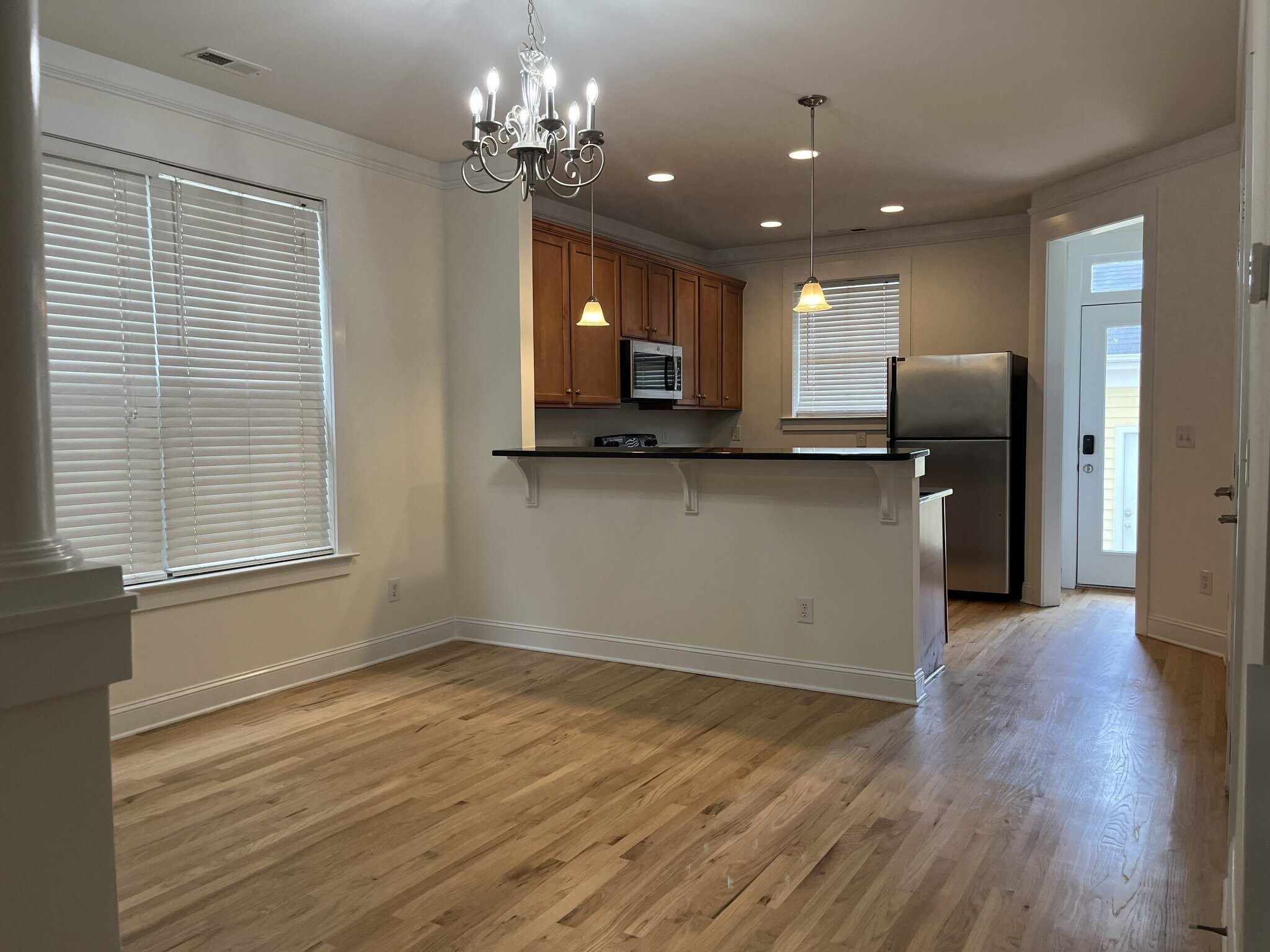 Building Photo - 527 Dubois Court